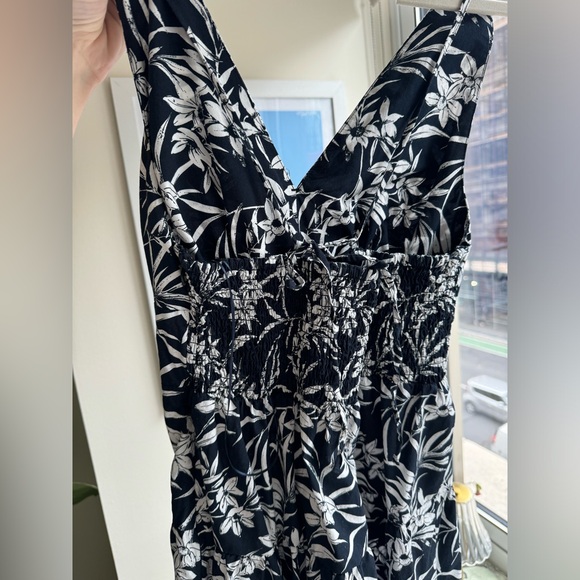 Madewell - Smocked Halter Midi Dress in Poplin - Picture 3 of 4